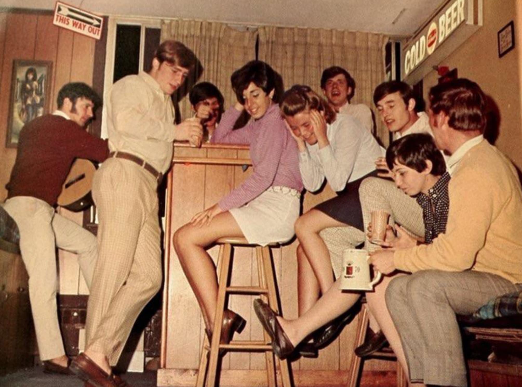 19 Images That Put You Right In The 1960s